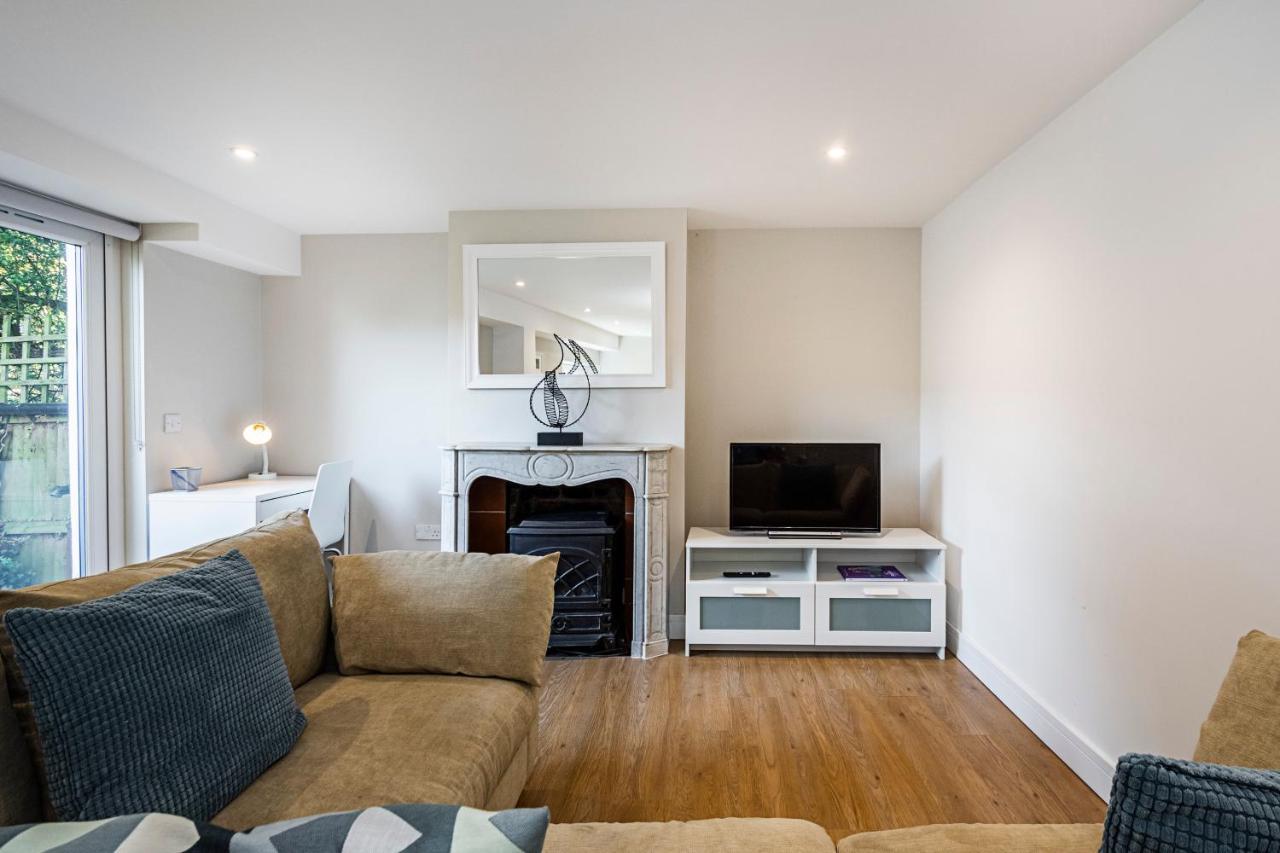 South Woodford 2 Bed En-Suite House London Eksteriør billede