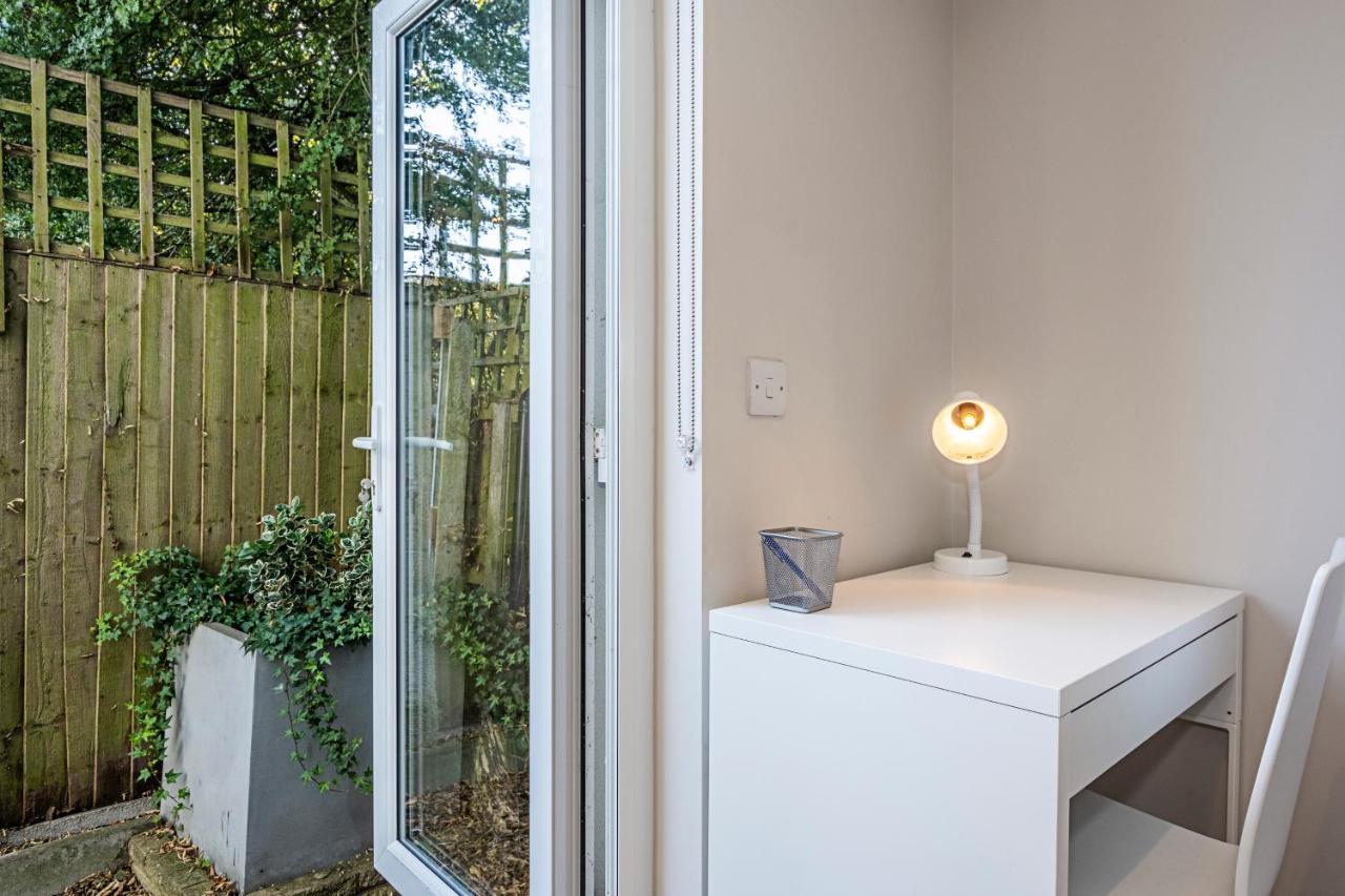 South Woodford 2 Bed En-Suite House London Eksteriør billede